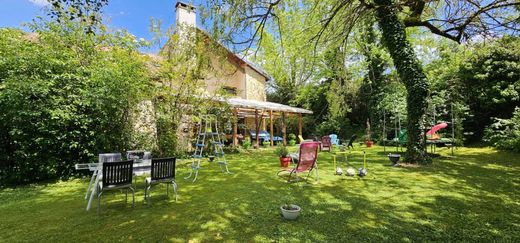 Casa de lujo en Oyonnax, Ain