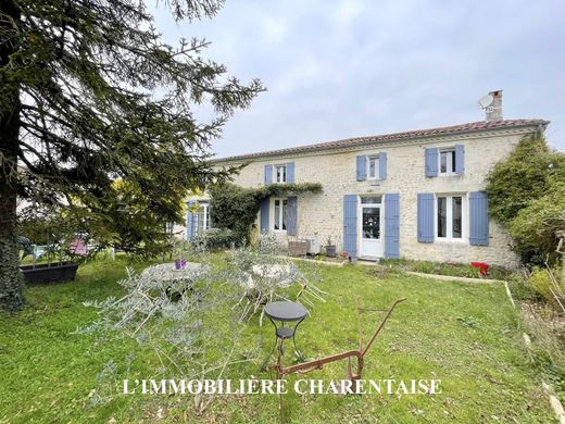 Maison de luxe à Épargnes, Charente-Maritime