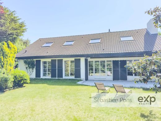 Luxury home in Chavenay, Yvelines
