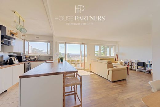 Apartment in Rueil-Malmaison, Hauts-de-Seine