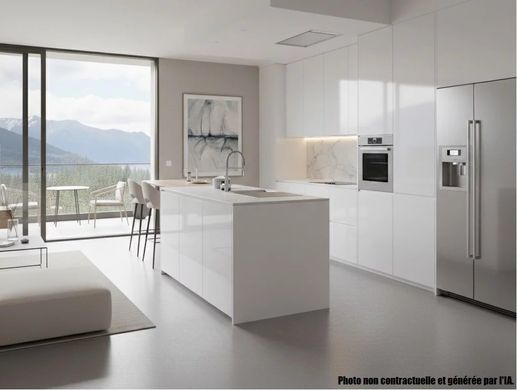 Apartment / Etagenwohnung in Annecy, Haute-Savoie