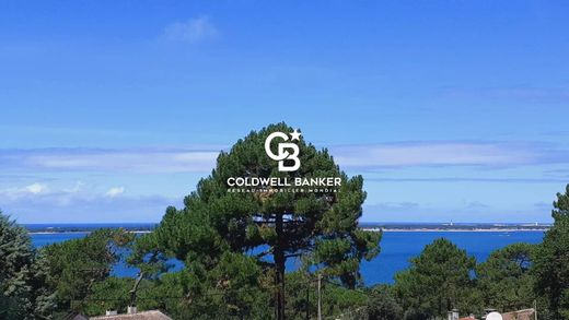 Luxury home in Pyla sur Mer, Gironde