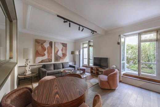 Apartment in La Muette, Auteuil, Porte Dauphine, Paris