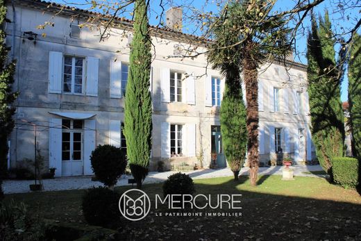 Casa di lusso a Jonzac, Charente-Maritime