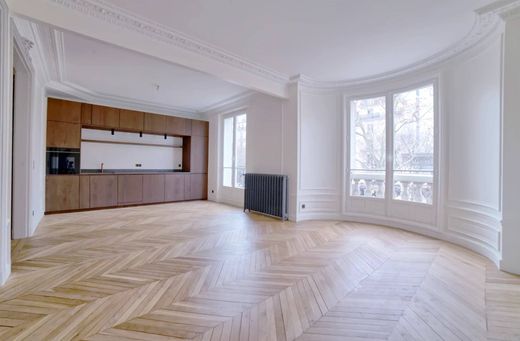 Appartamento a Montmartre, Abbesses, Grandes-Carrières, Parigi