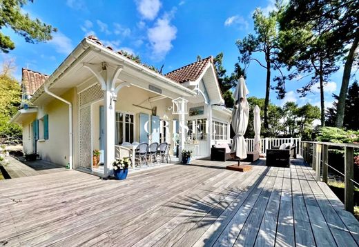 Lège-Cap-Ferret, Girondeの高級住宅