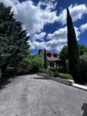 Villa in Beaune, Cote d'Or