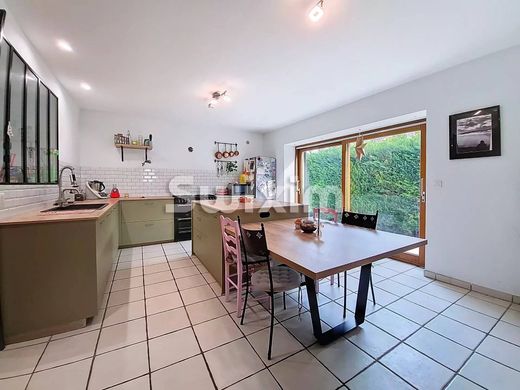 Элитный дом, Valserhône, Ain