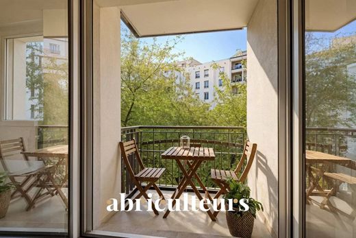 Apartment in Issy-les-Moulineaux, Hauts-de-Seine