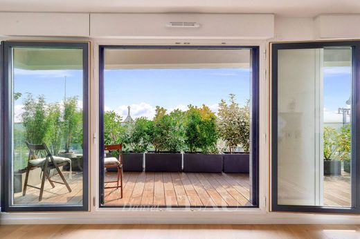 Apartment / Etagenwohnung in Saint-Cloud, Hauts-de-Seine