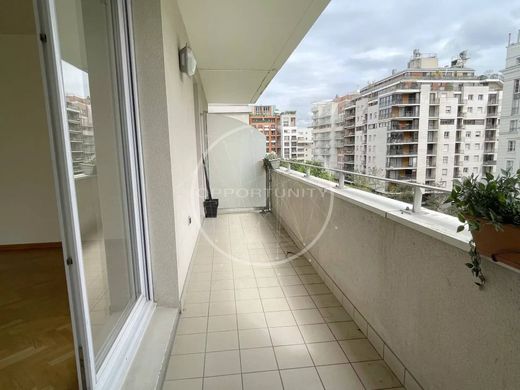 Appartement in Courbevoie, Hauts-de-Seine