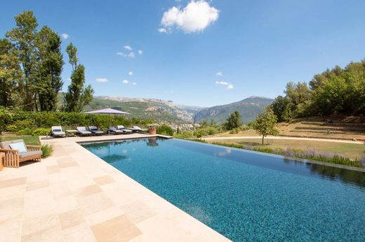 Villa in Châteauneuf-Grasse, Alpes-Maritimes