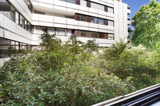 Apartment in Champs-Elysées, Madeleine, Triangle d’or, Paris