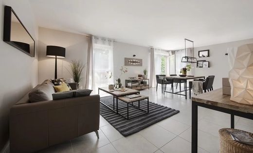Apartment / Etagenwohnung in Le Pecq, Yvelines
