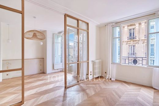 Apartment in La Muette, Auteuil, Porte Dauphine, Paris