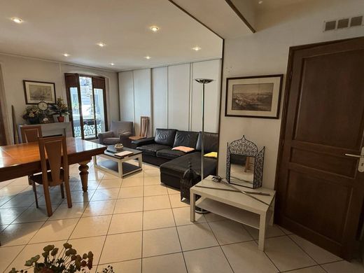 Apartment in Canal Saint Martin, Château d’Eau, Porte Saint-Denis, Paris