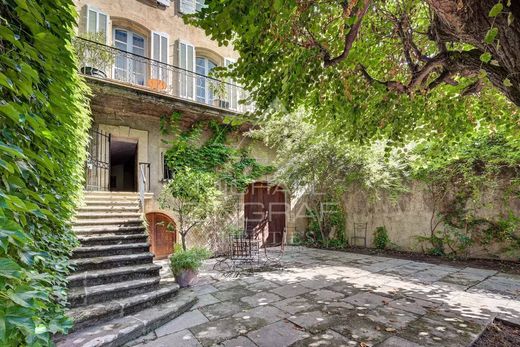 Luxury home in Jouques, Bouches-du-Rhône