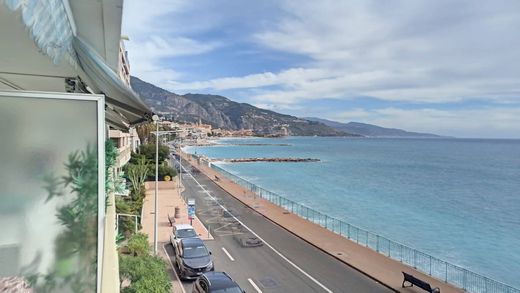 Apartment / Etagenwohnung in Menton, Alpes-Maritimes