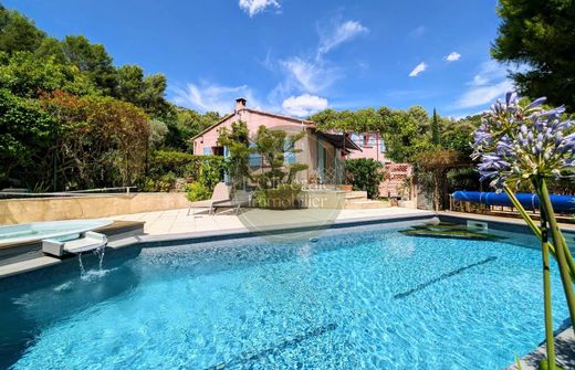 Casa di lusso a Cuges-les-Pins, Bocche del Rodano