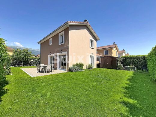 Casa de lujo en Saint-Genis-Pouilly, Ain
