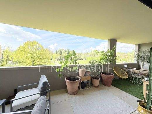 Apartment / Etagenwohnung in Aix-en-Provence, Bouches-du-Rhône