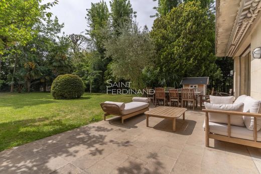 Apartment in Neuilly-sur-Seine, Hauts-de-Seine