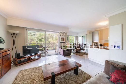 カンヌ, Alpes-Maritimesのアパートメント