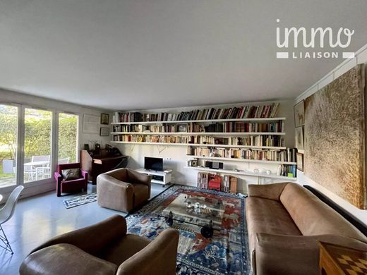 Apartament w Montrouge, Hauts-de-Seine