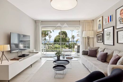 Apartment in Caumont-sur-Durance, Vaucluse