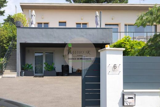 Luxury home in Rochetaillée-sur-Saône, Rhône