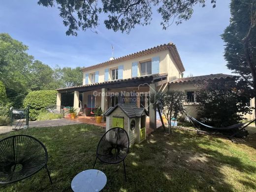 Villa in Eyguières, Bouches-du-Rhône