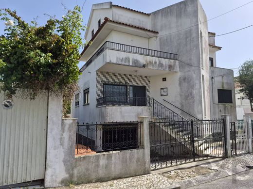 Luksusowy dom w Sobreda, Almada