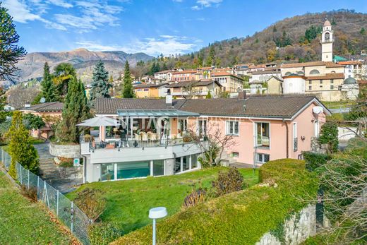 Villa in Curio, Lugano