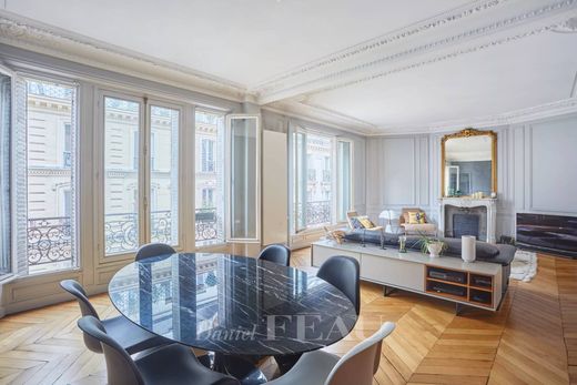 Apartment in Provence-Opéra – Grands Boulevards, Paris