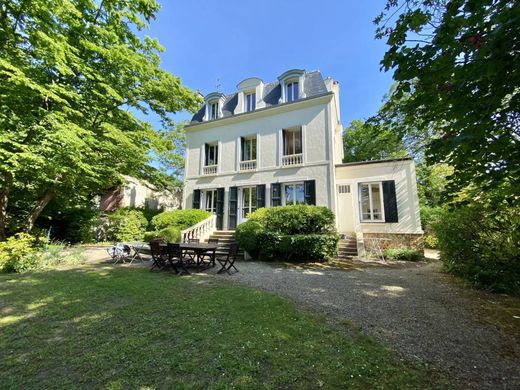 Luxury home in Le Vésinet, Yvelines