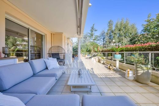 Apartment in Mandelieu-la-Napoule, Alpes-Maritimes