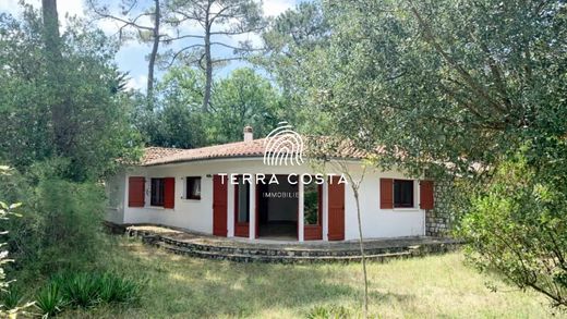 Luxury home in Seignosse, Landes