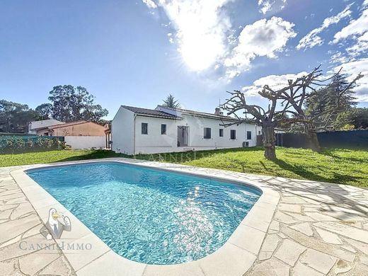 호화 저택 / 무장, Alpes-Maritimes