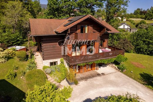 Chalet in Saint-Jorioz, Haute-Savoie