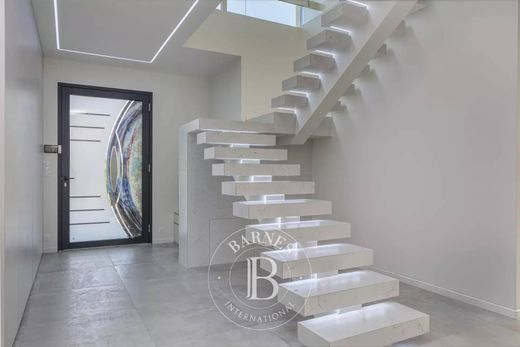 Villa en Divonne-les-Bains, Ain