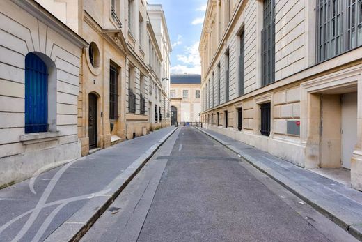 Maison de luxe à Provence-Opéra – Grands Boulevards, Paris