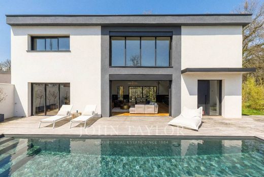 Luxury home in Bouliac, Gironde