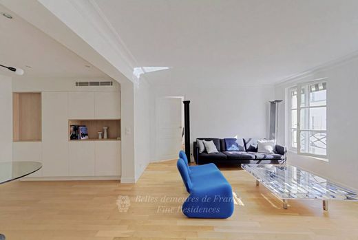 Apartment in Champs-Elysées, Madeleine, Triangle d’or, Paris