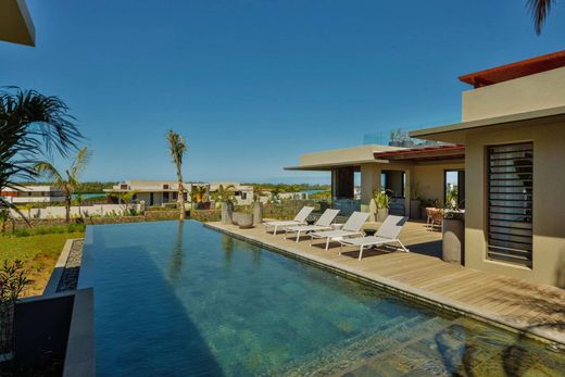 빌라 / Beau Champ, Savanne District