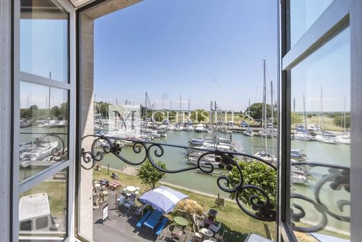 Luxe woning in Mortagne-sur-Gironde, Charente-Maritime