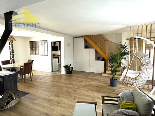 Luxus-Haus in Marolles-en-Brie, Val-de-Marne