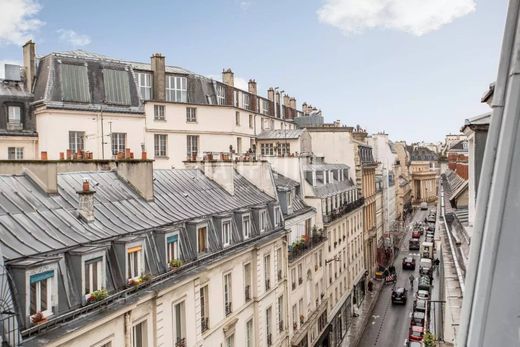 Apartment in Saint-Germain, Odéon, Monnaie, Paris