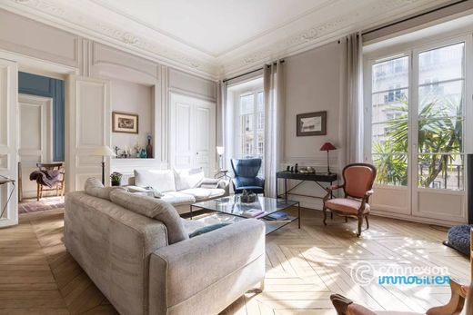 Apartment / Etagenwohnung in Canal Saint Martin, Château d’Eau, Porte Saint-Denis, Paris