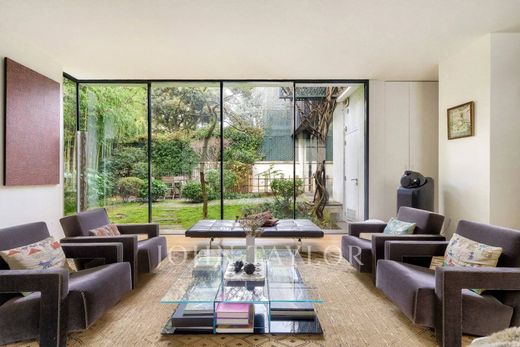 Casa de lujo en Neuilly-sur-Seine, Altos de Sena