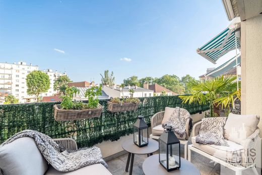 Apartment in Courbevoie, Hauts-de-Seine